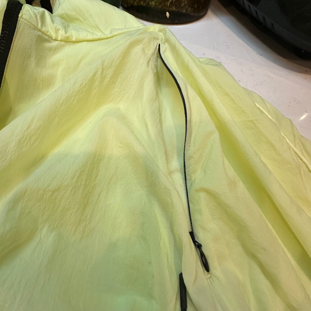 Adidas W.N.D. Womens Multi Sport Jacket L Lightweight Nylon Yellow - Picture 15 of 15